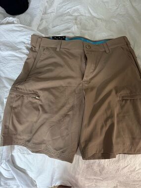 Men's Tan Cargo Shorts with Zip Pocket